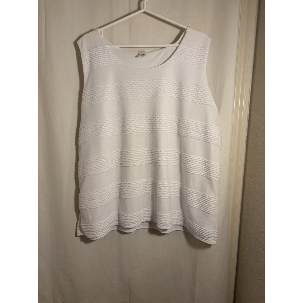 east 5th WOMAN White Textured Sleeveless Top – Size 3X